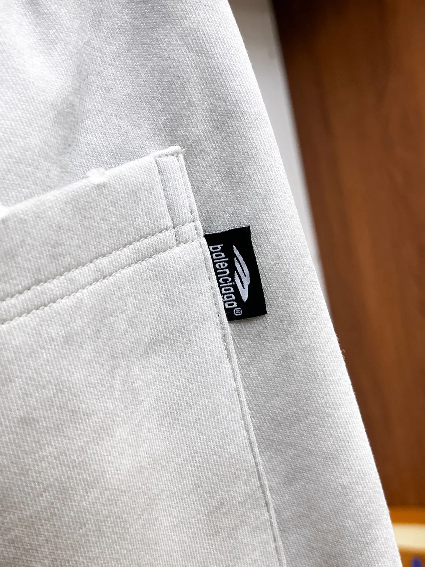Balenciaga 🆕2026 Autumn and Winter New Arrival Casual Pants! The official website will be released simultaneously. Brand Classic LOGO casual pants, customized fabrics, excellent comfort and strong touch. Highly recognisable, perfect appearance and craftsmanship. Size:M-3XL